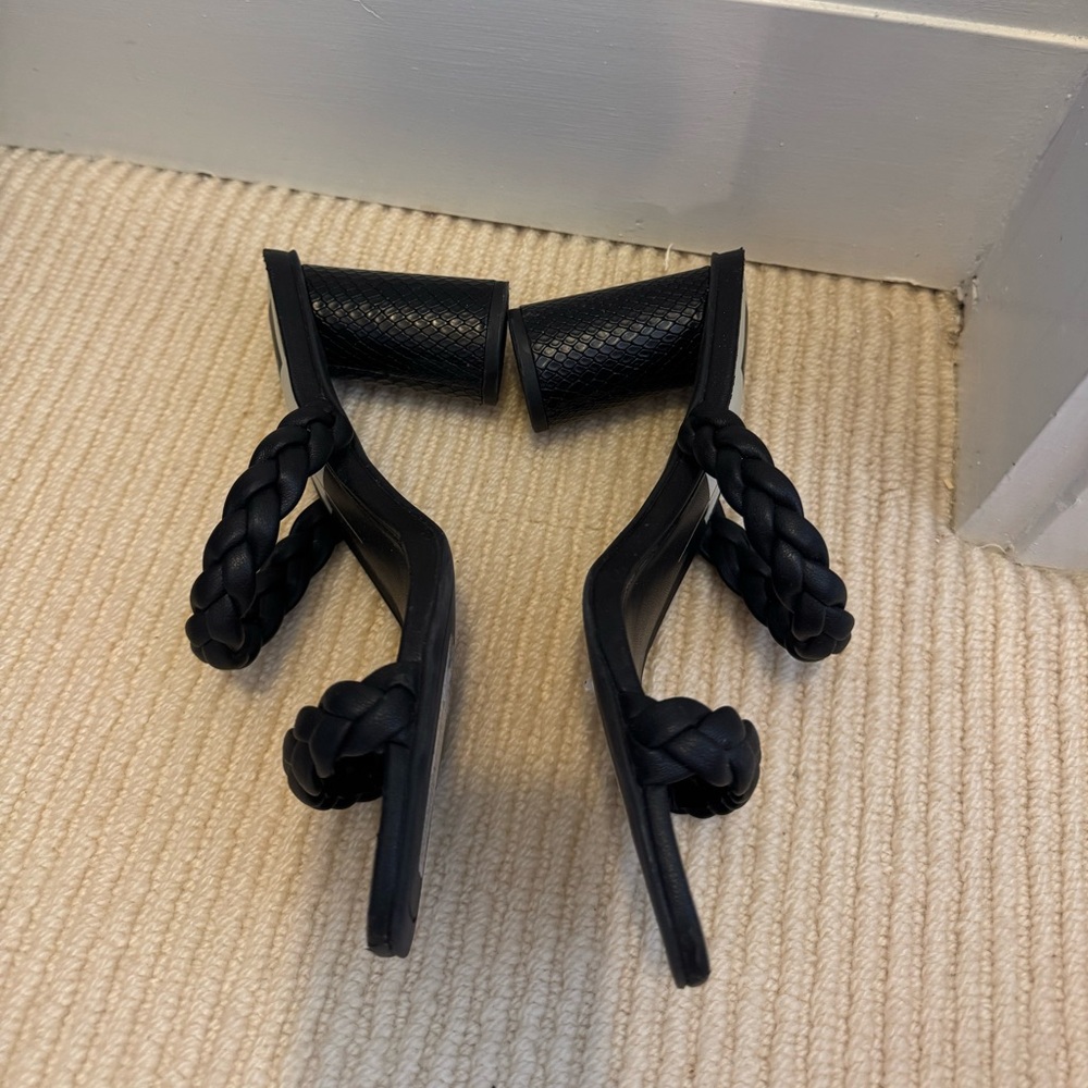 Dolce Vita 7 Nairi Block Heel Braided Strap Sandals Black Leather - Picture 4 of 11